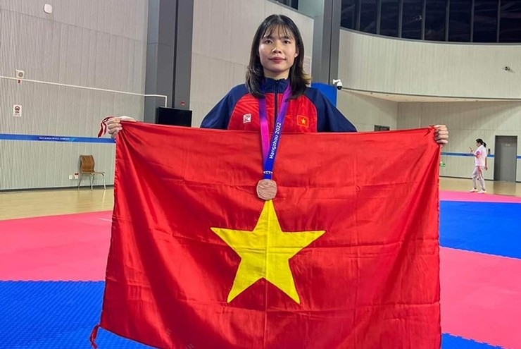 Local taekwondo fighter wins silver medal at Canada Open